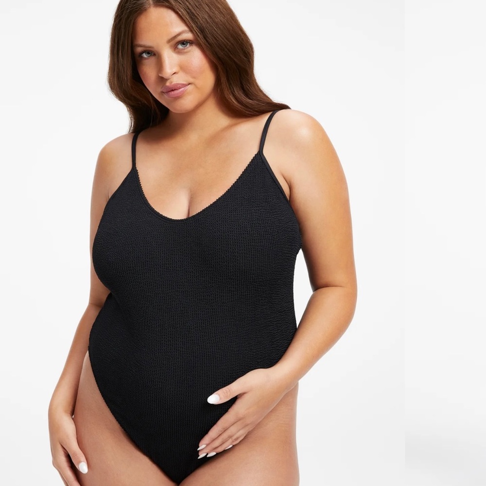 Good American “always fits” one piece